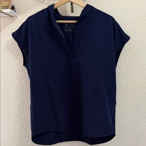 FIGS Navy Blue Women's Scrub Top NWT